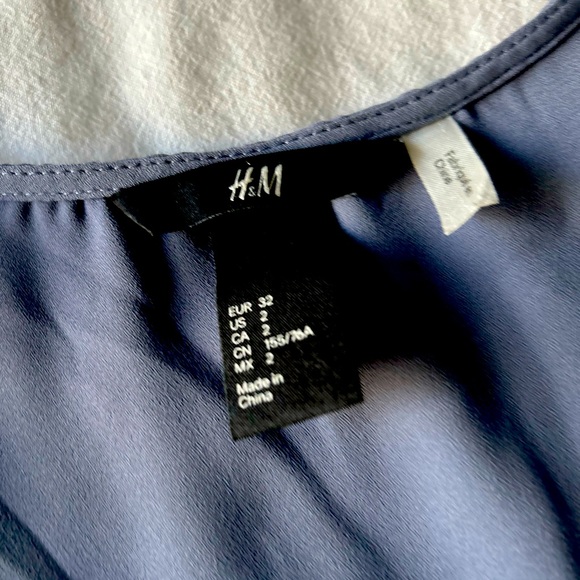 H&M Sleeveless top - $5 - Picture 1 of 3